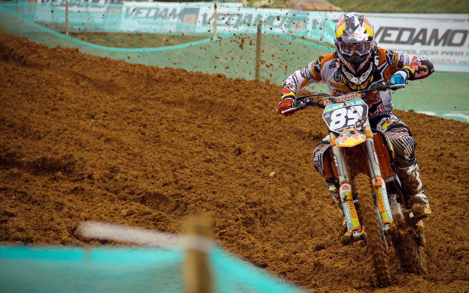 本泽马状态炸裂独造三球，希腊豪门爆冷击败马德里竞技引发足坛震动！