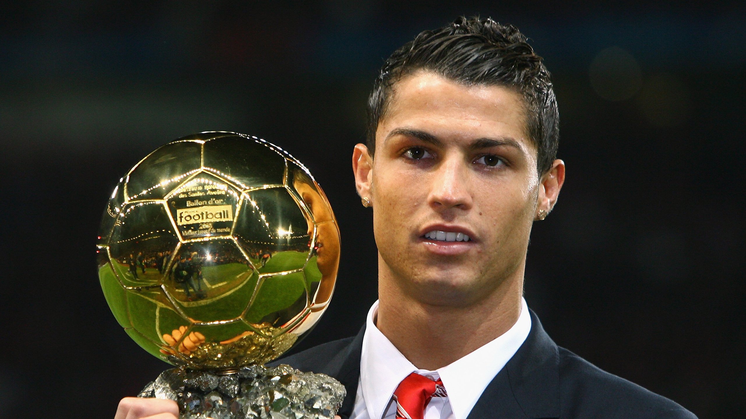 巨星救世主!李刚仁一剑封喉定江山,德甲争冠夜亚洲之光璀璨绽放